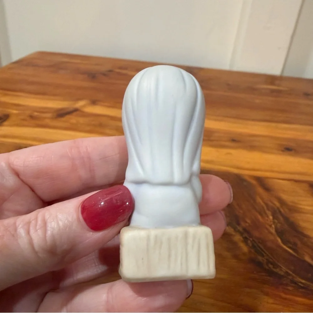 Vintage 1982 Precious Moments Nativity Mary 